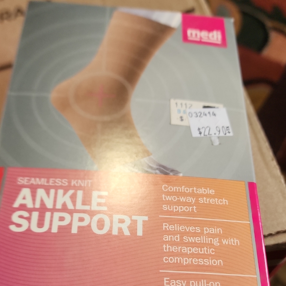 Medi Seamless Knit Ankle Support Small